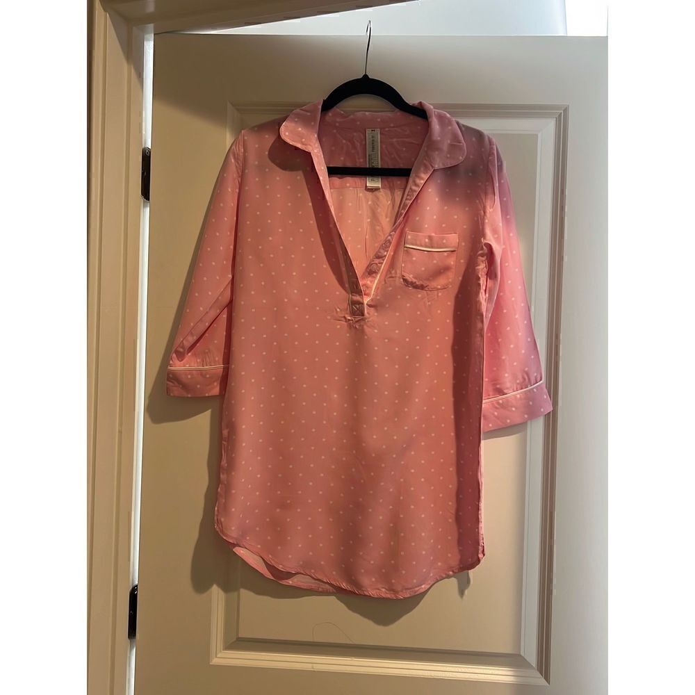 Forever21 Pink polka dot collared bust pocket